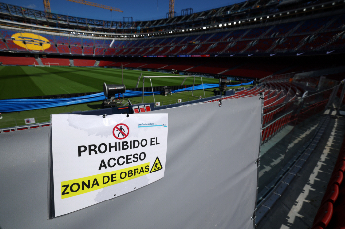 '대충격' 바르셀로나, 캄프누 복귀 또 막힐 위기..."치명적인 질병 발병 우려"→"일단 조사 착수"