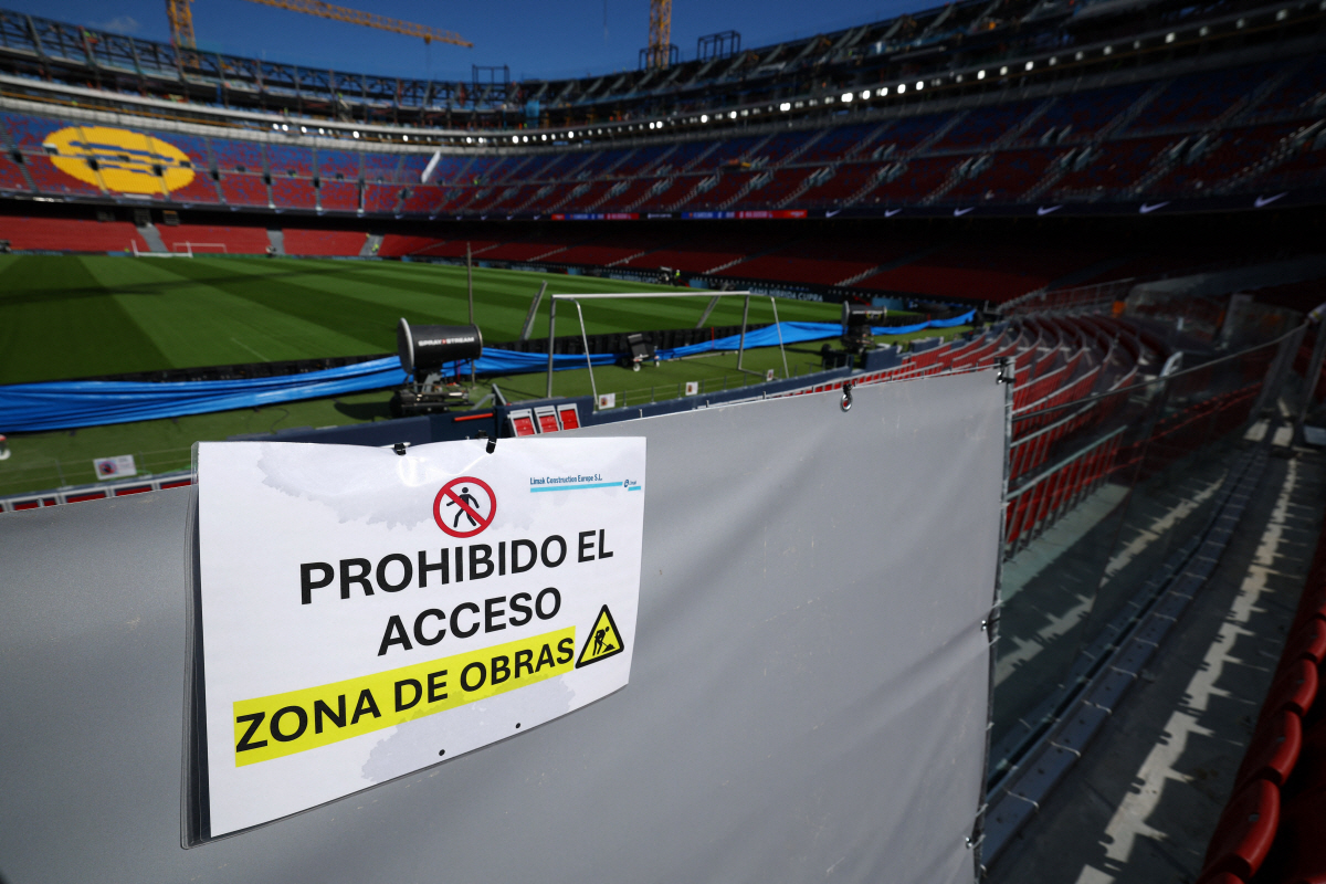 '대충격' 바르셀로나, 캄프누 복귀 또 막힐 위기..."치명적인 질병 발…