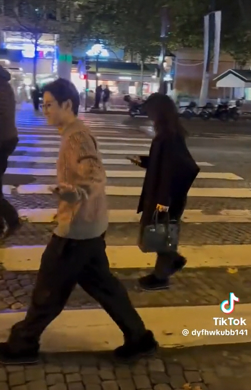 이강인♥두산家 여친, ‘애정전선 이상無’…초럭셔리 파리 데이트 포착