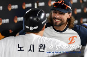 노시환이 원투펀치에 한 인사의 온도차. 폰세엔 