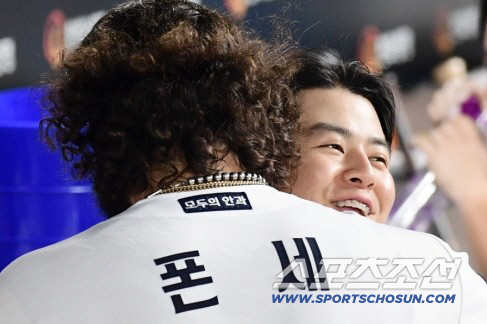 노시환이 원투펀치에 한 인사의 온도차. 폰세엔