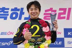 완벽한 설욕! 정종진, 개장 31주년 대상경주 정상 등극