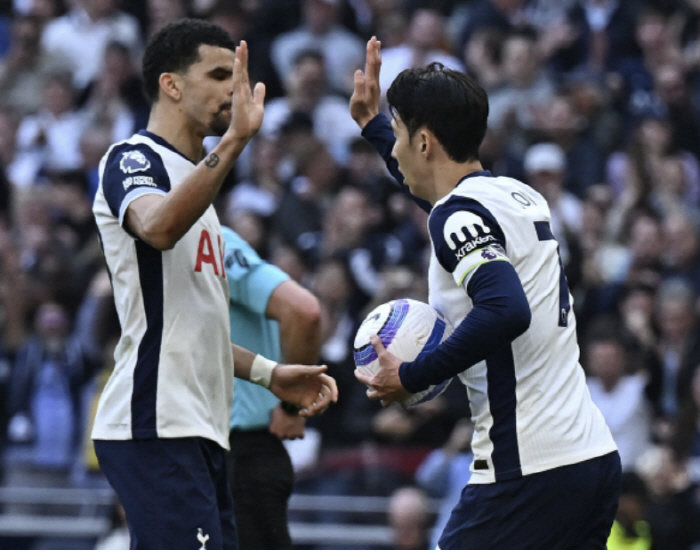 英 단독 보도, '겨우 살았네' 흥민이형 나 잔류해...토트넘, 방출 계…