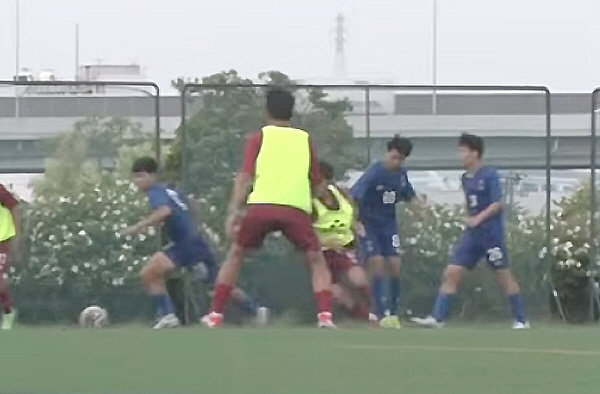 "'넌 뚱뚱해' 폭언→학교 내 괴롭힘" 발칵 뒤집힌 일본 축구계…고교선수…