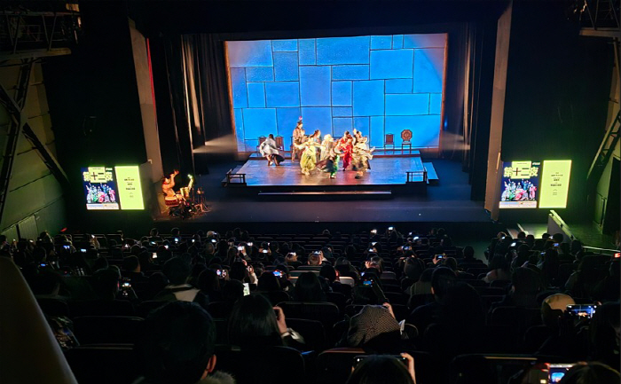 "한국식 셰익스피어 통했다"…국립극단 韓연극 세계화 본격 시동→中베이징 …