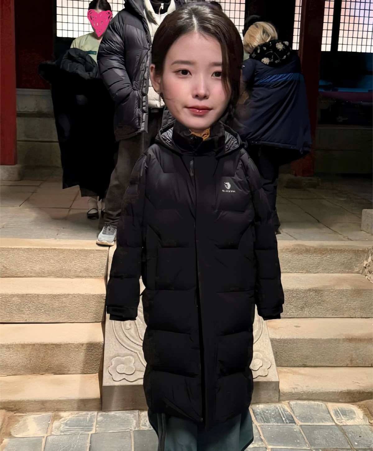 아이유, 뽀글머리로 확 달라졌다…'인간 팔레트' 맞네[SCin스타]