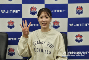 4연승 이끈 '연봉퀸' 강소휘 