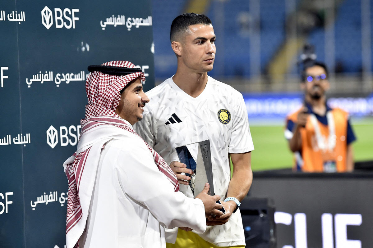 추하다! 'GOAT 호소인' 호날두, 갖지 못하면 깎아내린다..."월드컵…