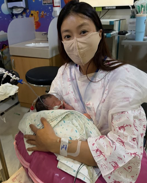 '둘째 출산' 이시영, 5천만원짜리 초고가 조리원 공개…손예진-고소영과 …