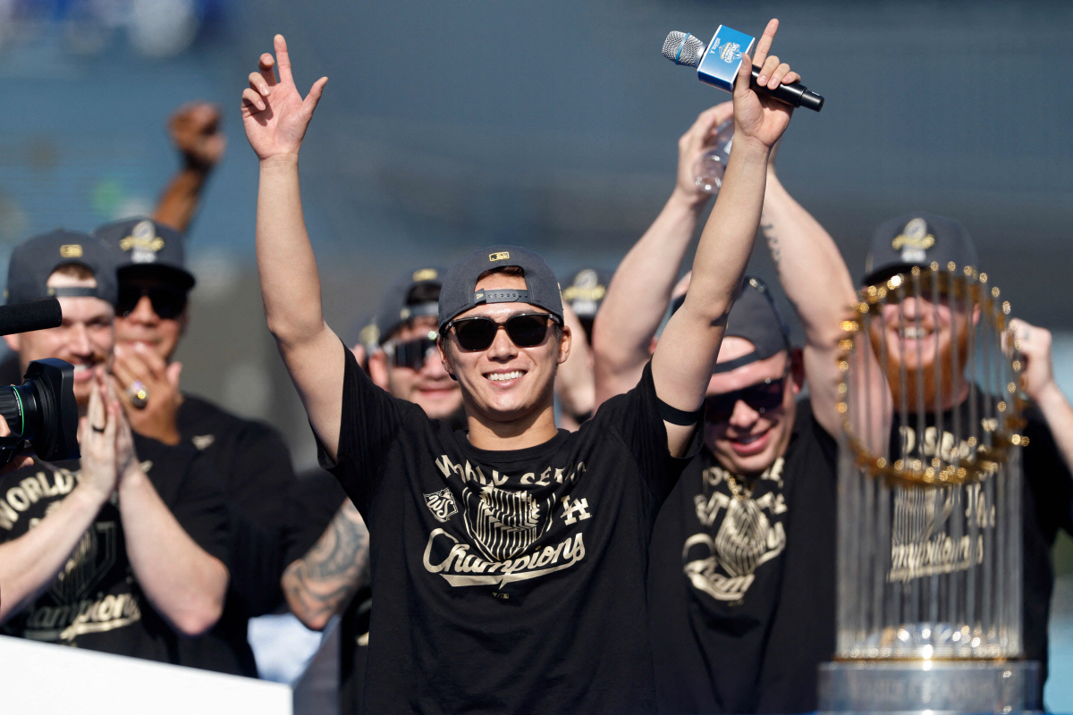 "내 투구폼이 어때서요?" 유격수로 시작한 4700억 야구영웅의 인생 일…