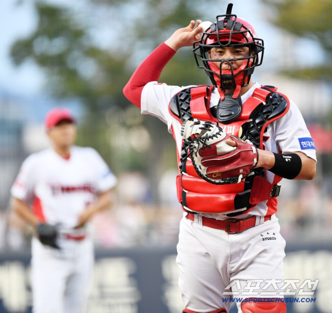 '보상금 9750만원' 트레이드보다 낫다, C등급 포수 '의외의 복병' …