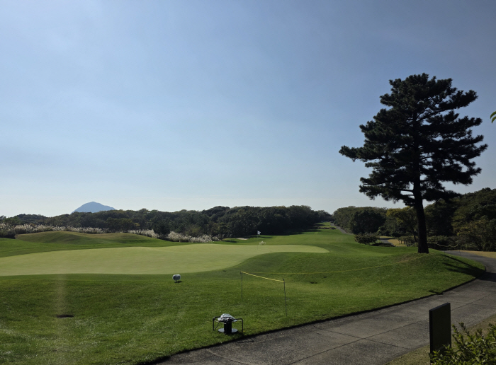 골프 칠 맛이 절로 날듯..."올시즌 최고 코스" 첫 KPGA 대회, 테디밸리 극찬 세례 [제주 현장]
