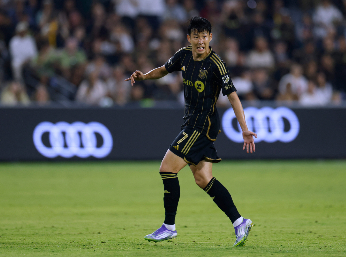 '韓 상상도 못한 스타성' 메시도 못한 일, 손흥민 해낸다...원정인데 …