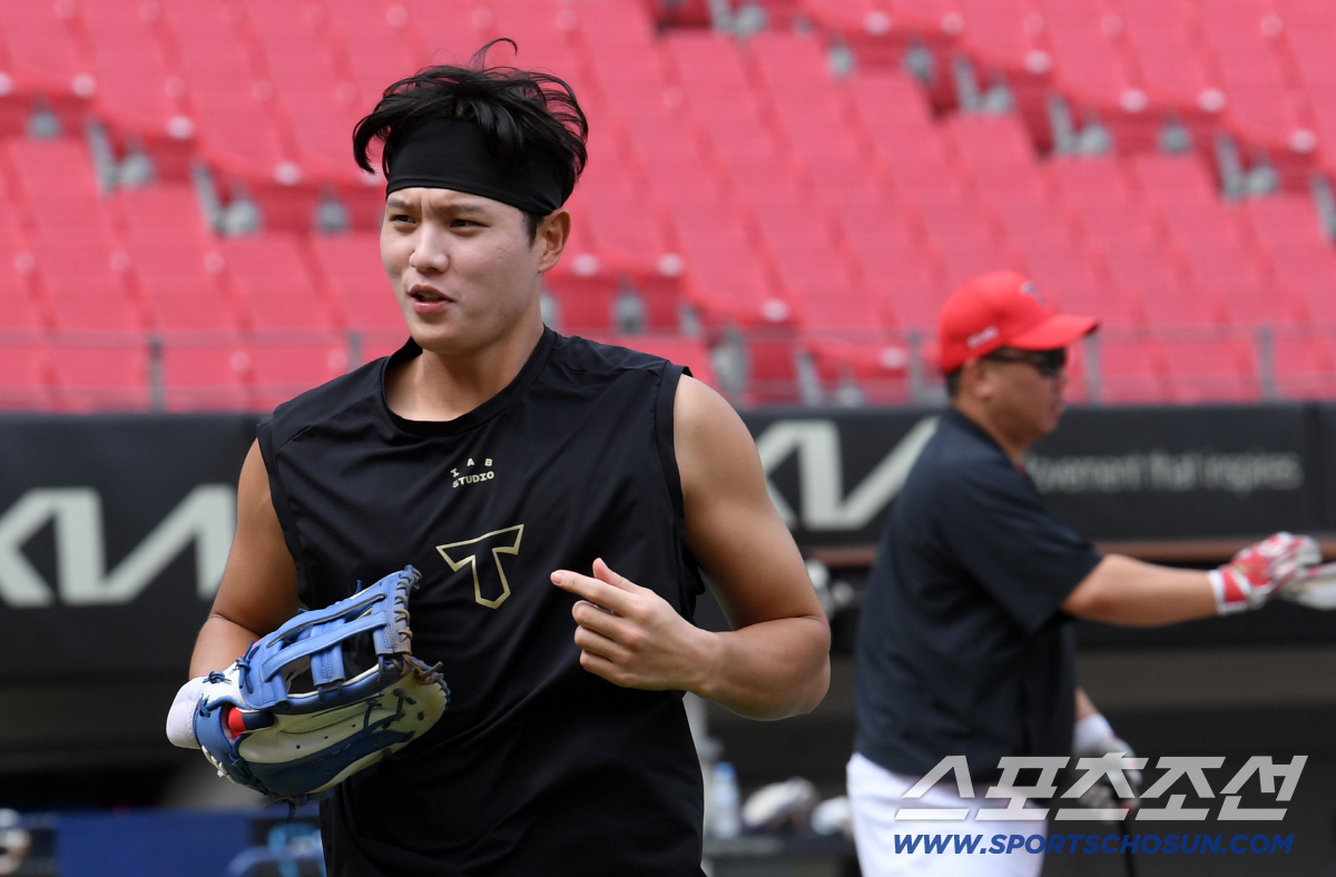 "훈련 죽도록 한번" KIA 이 선수 확실히 밀어준다, 35홈런 외국인도…