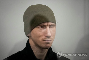 항복한 우크라 군인 총살한 러시아 병사 종신형 선고