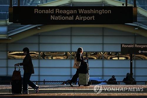 "곧 추수감사절인데"…'美셧다운 여파' 항공편 감축에 혼란