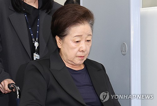 법원, 한학자 총재 구속집행정지 연장 불허…구치소 재수용