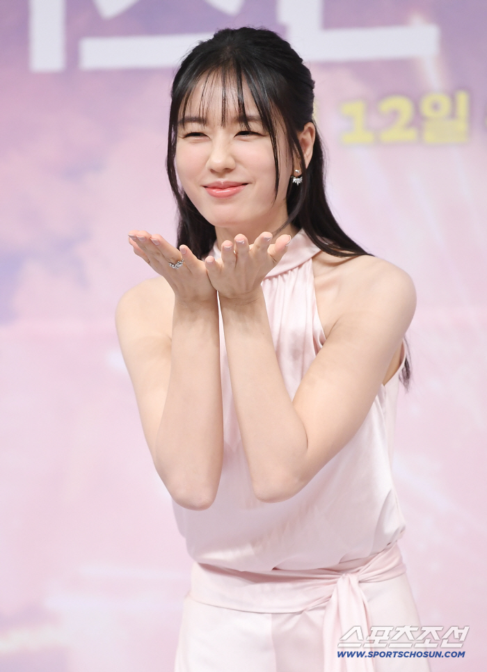 안은진, 충격적 미모 변화.."'키스는 괜히 해서!', 마음으로 푹 빠지고 싶어"