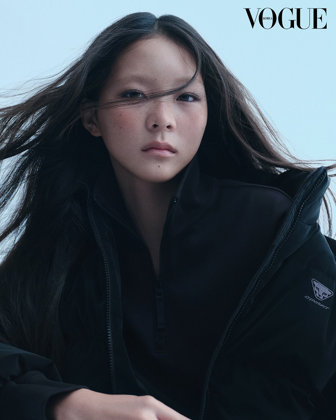 안경 벗은 추사랑, 14세에 해냈다...'모델 포스' 뽐내며 화보 장식