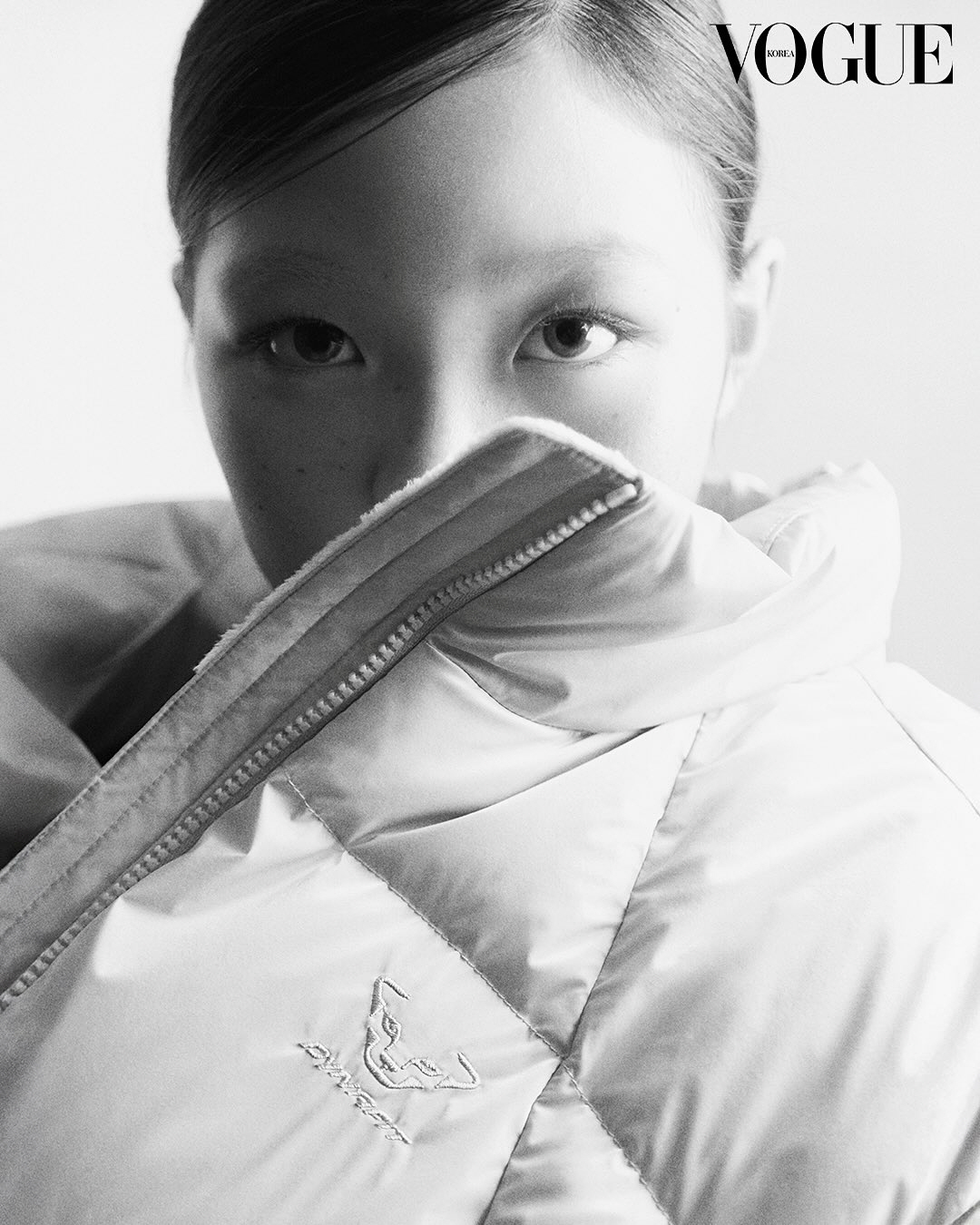 안경 벗은 추사랑, 14세에 해냈다...'모델 포스' 뽐내며 화보 장식