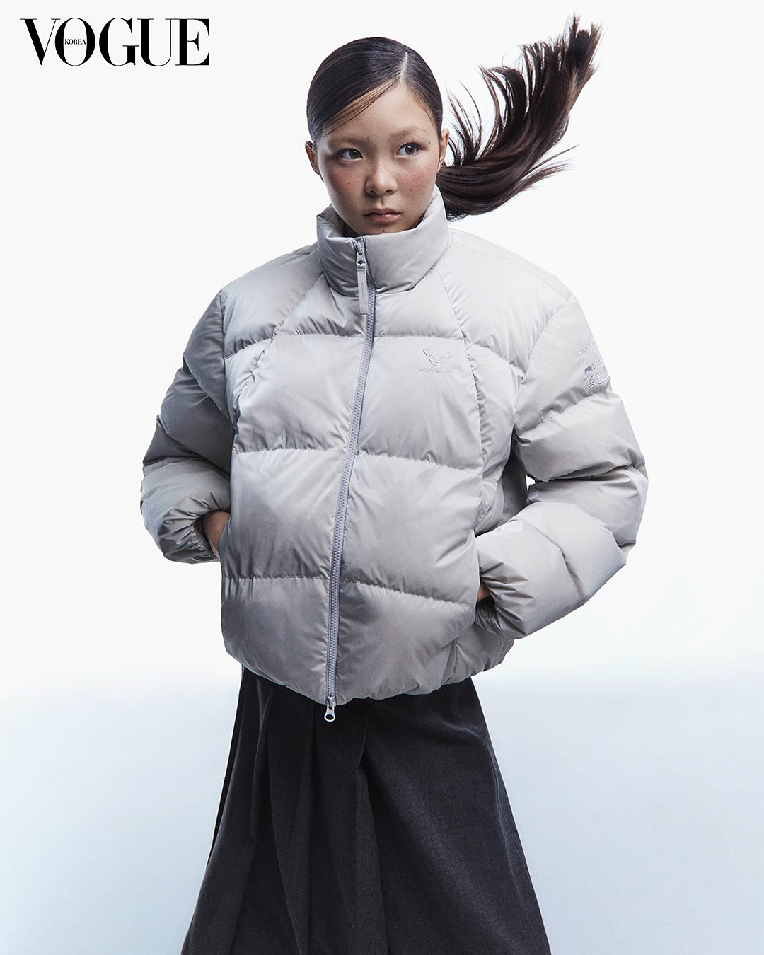 안경 벗은 추사랑, 14세에 해냈다...'모델 포스' 뽐내며 화보 장식