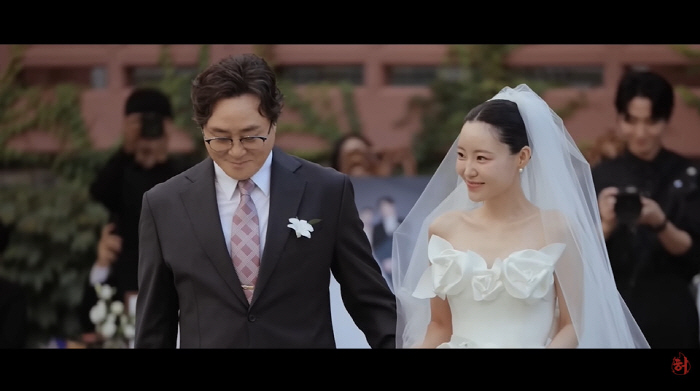 적재, ♥허송연 위해 축가 부르는 '스윗 남편'..."오래 오래 행복하게…