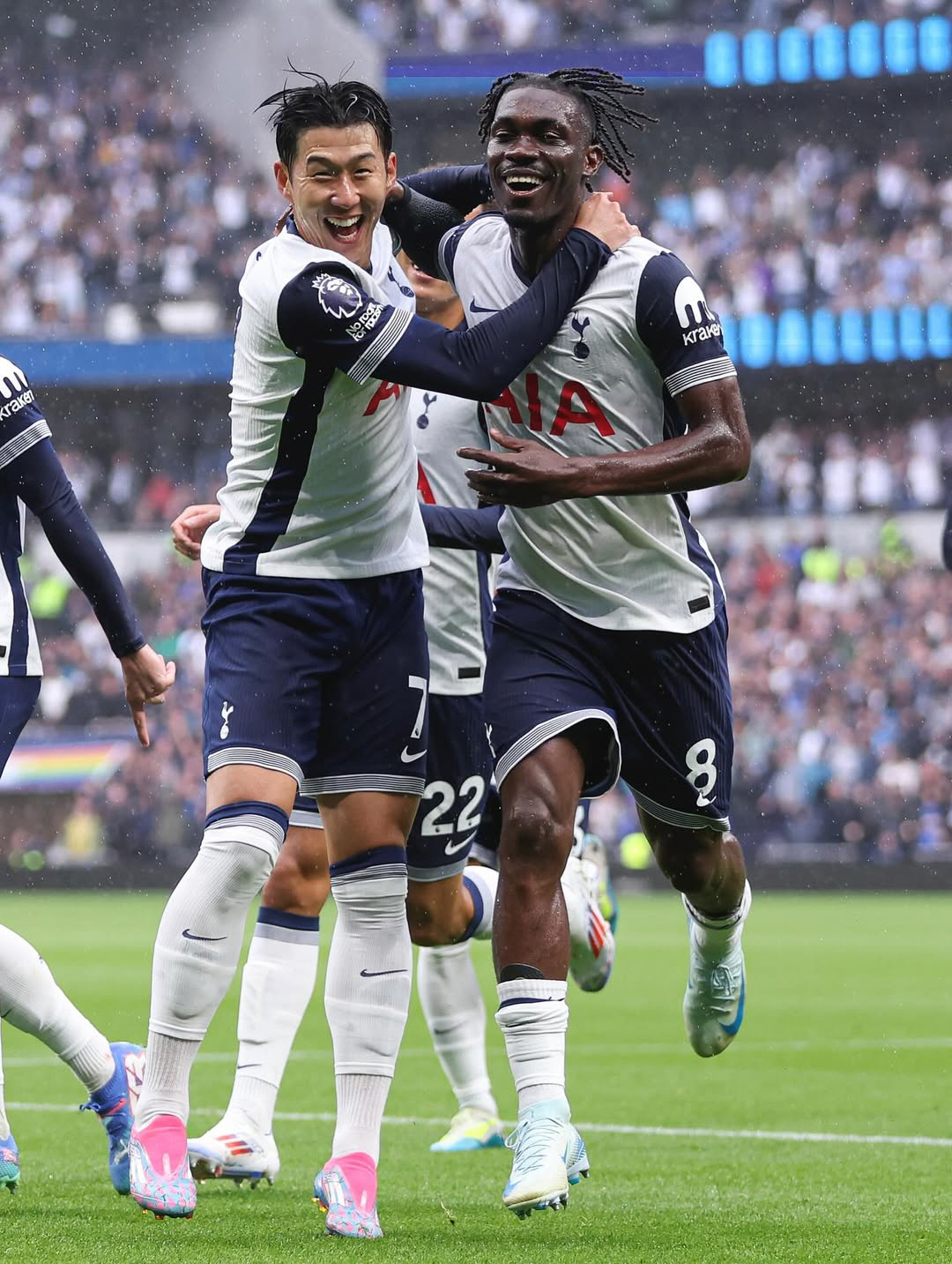 英 독점 '대충격 사건' 손흥민이랑 이별하고 잘되는 일이 없어...방출 …