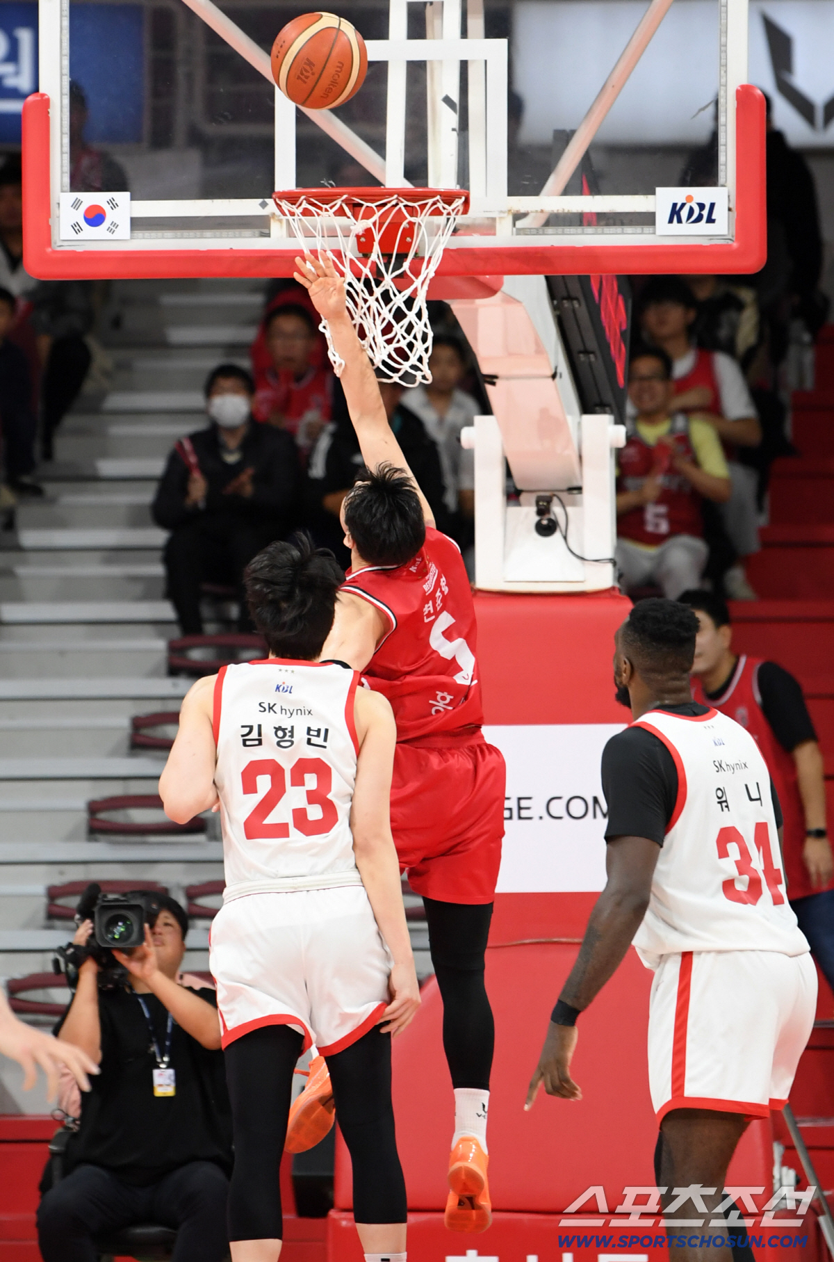 [포토] 변준형 '마무리'