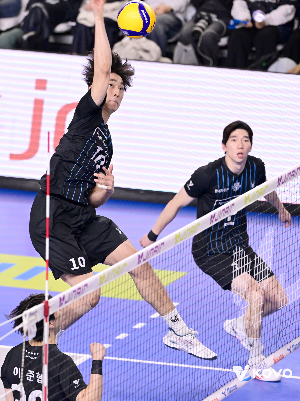 개막 2연승 꿈이었나? 승승패패패패 → 서브를 못 받네.. 우리카드 4연…