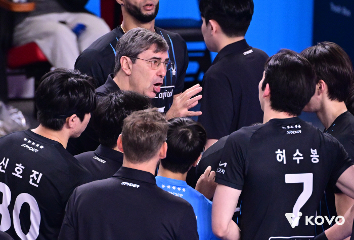 배구 벌써 끝났어? 1시간27분 컷 → "내일 쉬는 날" 감독도 싱글벙글