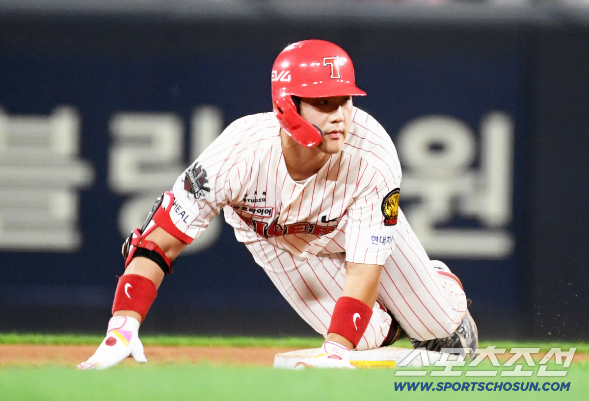 "팔 안 펴져" 4년 괴롭힌 고통…KIA 트레이드 승부수, 포수 포기 안…