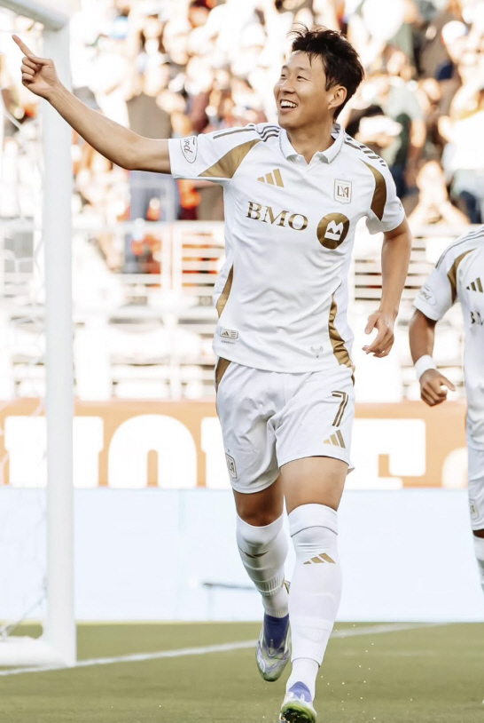 '대반전' 손흥민 토트넘 임대 가자! MLS 선배가 먼저..."메시, 2…