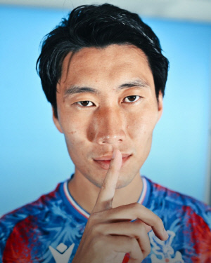 '오피셜' 공식발표, 일본 역사상 이런 선수는 없었다, EPL판 기적 탄생...100억 먹튀 대반전→2달 연속 이달 선수상 쾌거