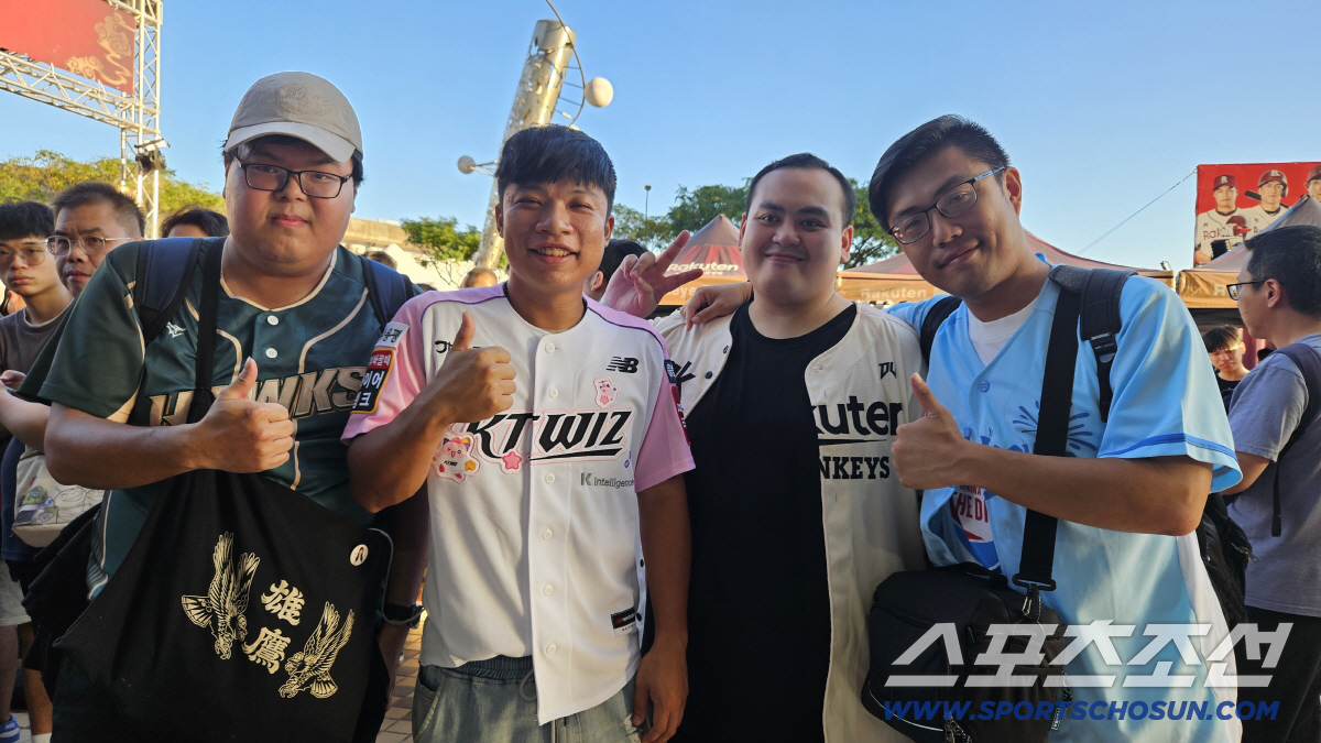 대만에 보인 '안현민' 유니폼. 대만 현지팬이었다. KT는 야구 한류 체…