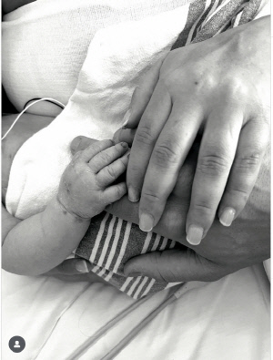 '아, 이런 슬픔이…월드시리즈 포기할 만 했다' LAD 투수 베시아, 월드시리즈에 빠진 이유. 딸이 하늘로 떠났다