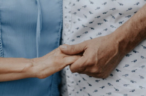 혈액형 다른 80살 아버지, 아들에게 신장 기증…