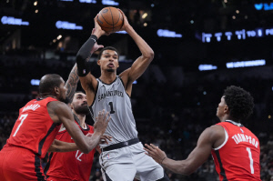 전반 4득점 웸반야마, 후반 대폭발! 웸반야마는 어떻게 휴스턴 물량공세를 극복했을까