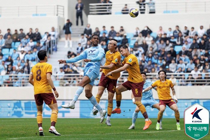 세징야의 간절한 기도 통했다! '김현준 94분 극장골' 대구, 잔류 불씨…