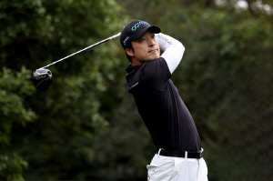 죽음의 15번홀, 나가는 줄 알았던 공이 살아돌아왔다...생애 첫 승 가능, 이게 '제주도 버프'인가 [제주 현장]