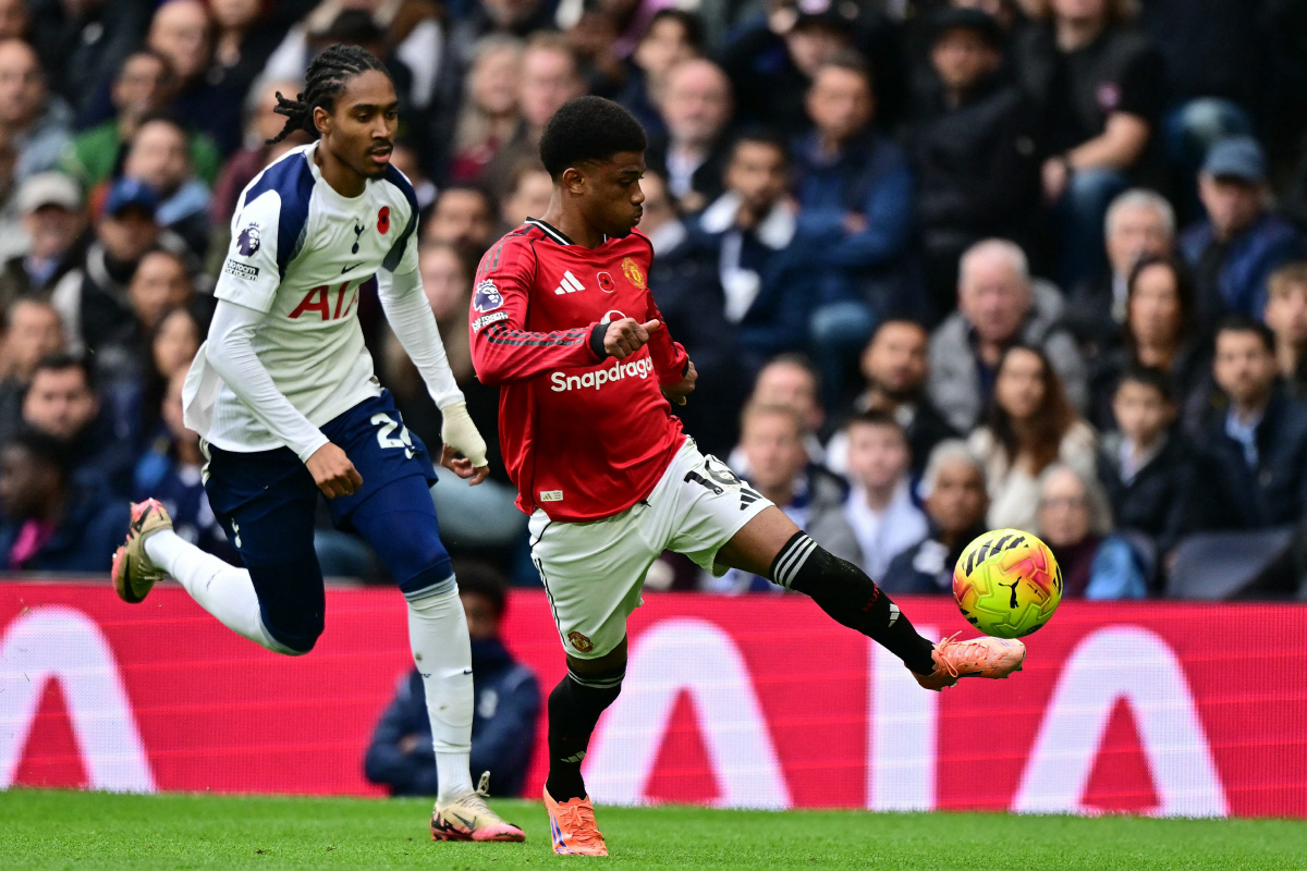 [EPL현장]'토트넘 고전 중' 음뵈모 선제골 맨유에 0-1 전반 종료