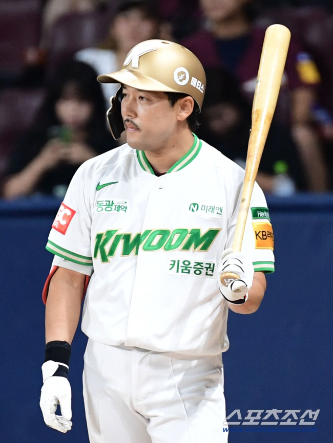 "꼬라지를 봐봐, 처 맞고라도 나가" 기로에 선 40세 마성의 플레잉 코…