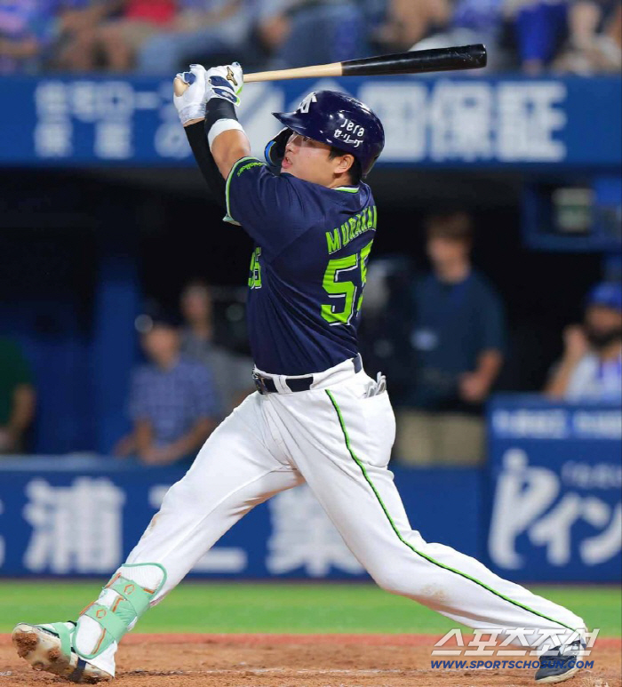 '붕붕스윙의 달인, 두 얼굴의 홈런왕' 日홈런왕 무라카미 포스팅 도전, …