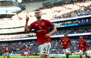 극장골 받고 극장골! 91분 '오열' 히샬리송, 극장 역전골→96분 더리흐트, 재극장골...'명승부' 토트넘-맨유, 2-2 무승부