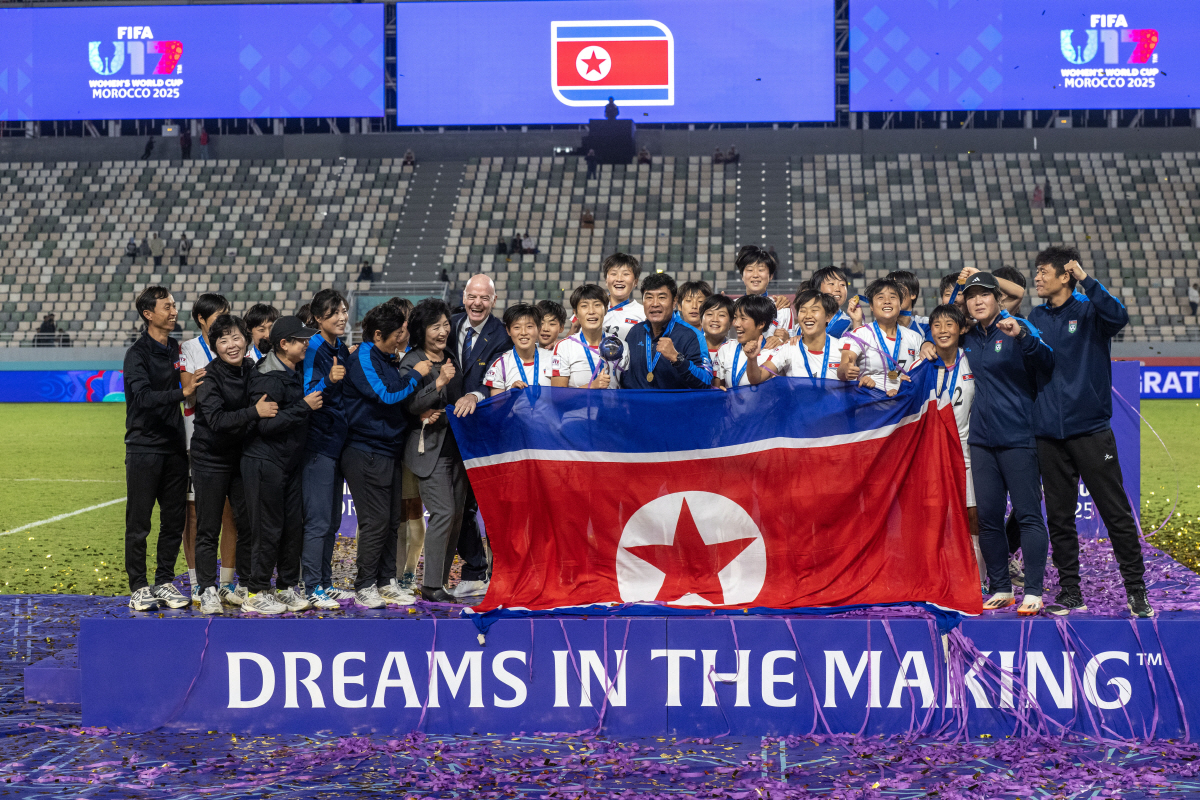 "우리 여자축구는 강합니다,인민들과 기쁨 나눌것" 北,네덜란드에 압도적 …