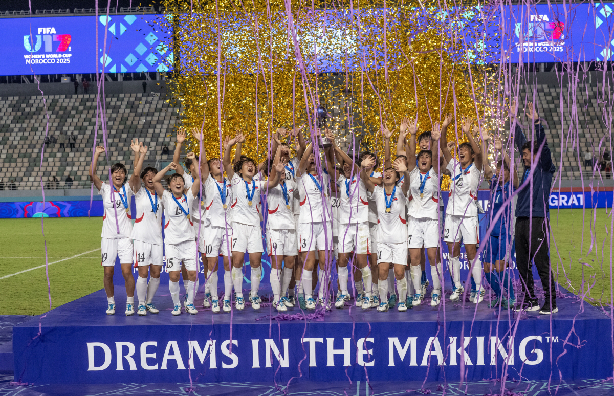 "우리 여자축구는 강합니다,인민들과 기쁨 나눌것" 北,네덜란드에 압도적 …