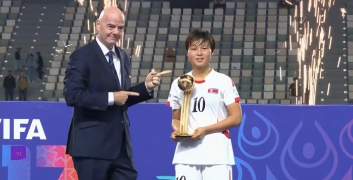 "우리 여자축구는 강합니다,인민들과 기쁨 나눌것" 北,네덜란드에 압도적 …