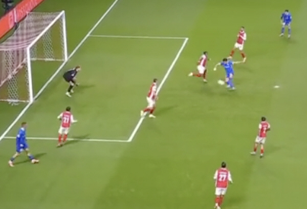 '0-1→4-3 대역전극' 흥분한 오현규, 라커룸에서 유니폼 벗고 '광란…