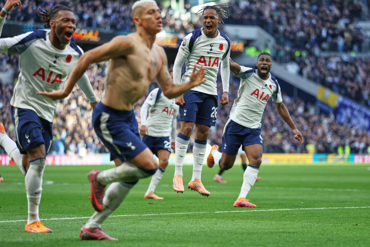 "유니폼을 왜 벗냐고" 손흥민 주장 시절엔 상상 못할 촌극, '김칫국' …