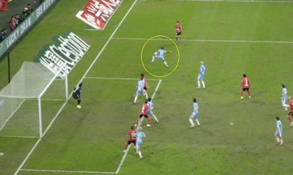 한국인 감독의 첫 중국 제패 꿈, 中 심판 연속 오심에 와르르…"심판이 …