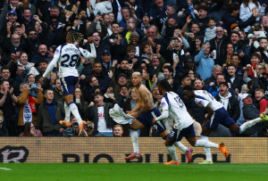 겨우 한 경기 잘했다고...